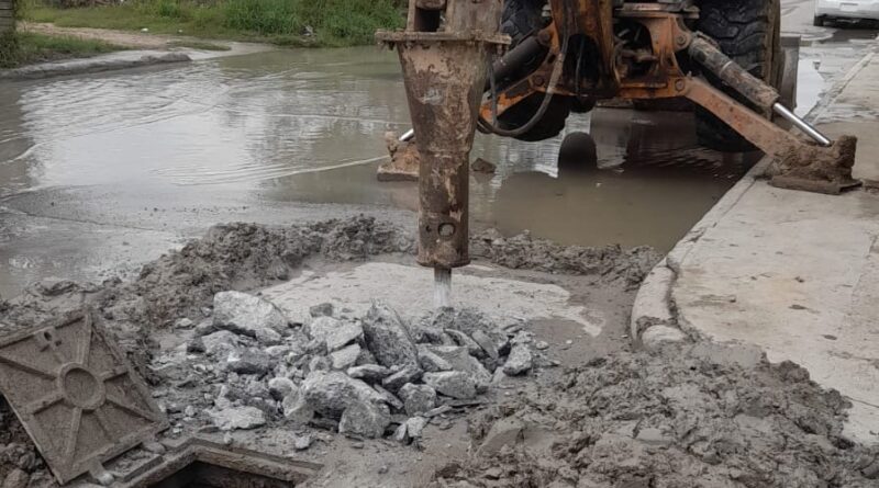 Reactiva COMAPA Suministro de Agua en Calle del Fraccionamiento Reynosa
