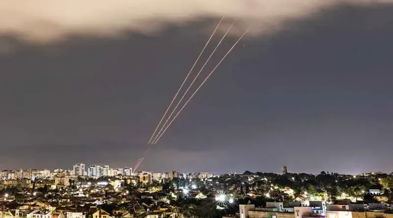 Irán Lanza Drones y Misiles Contra Israel; se Abre Nuevo Frente en Oriente Medio